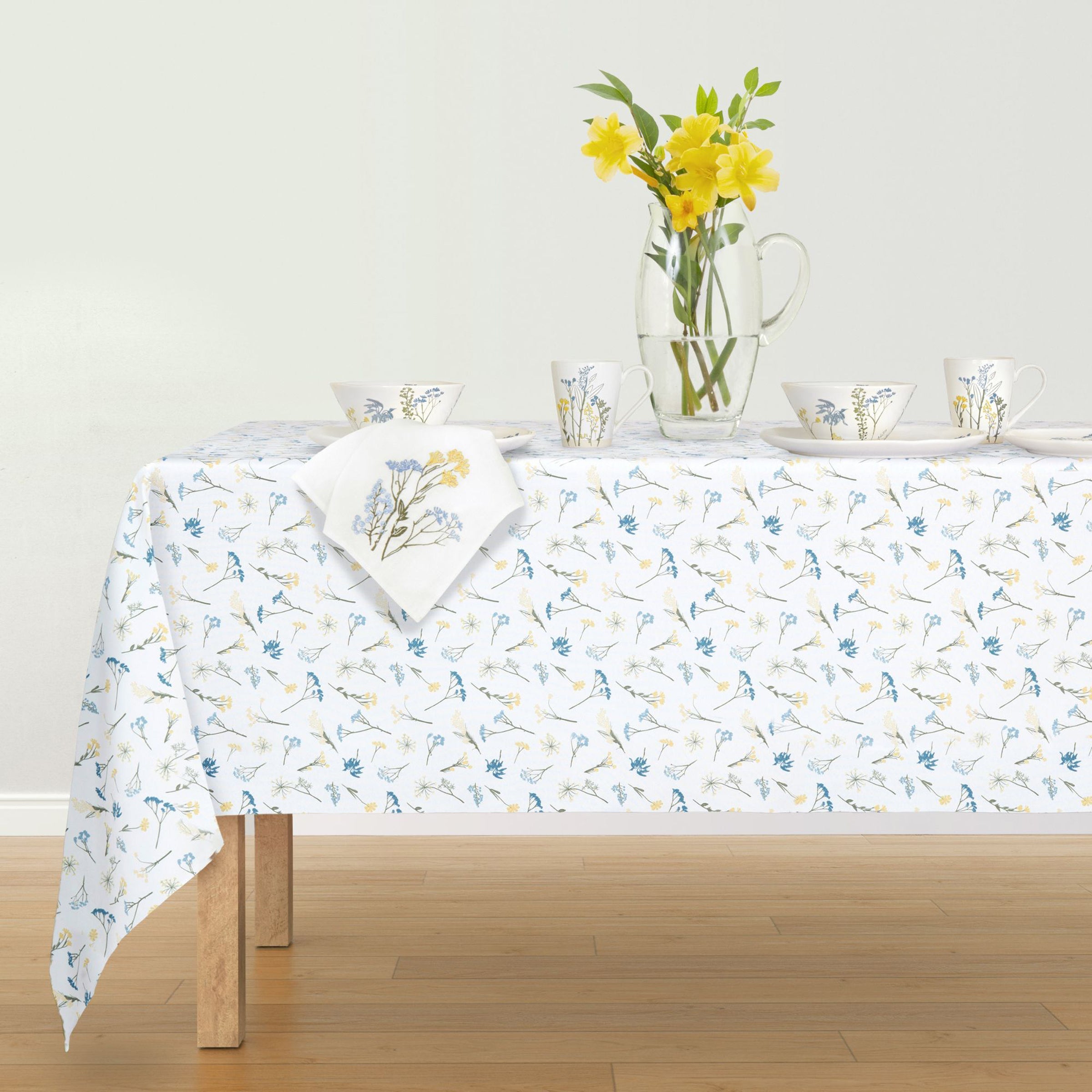 Lenox Westmore Wildflowers Allover 60x120 Tablecloth