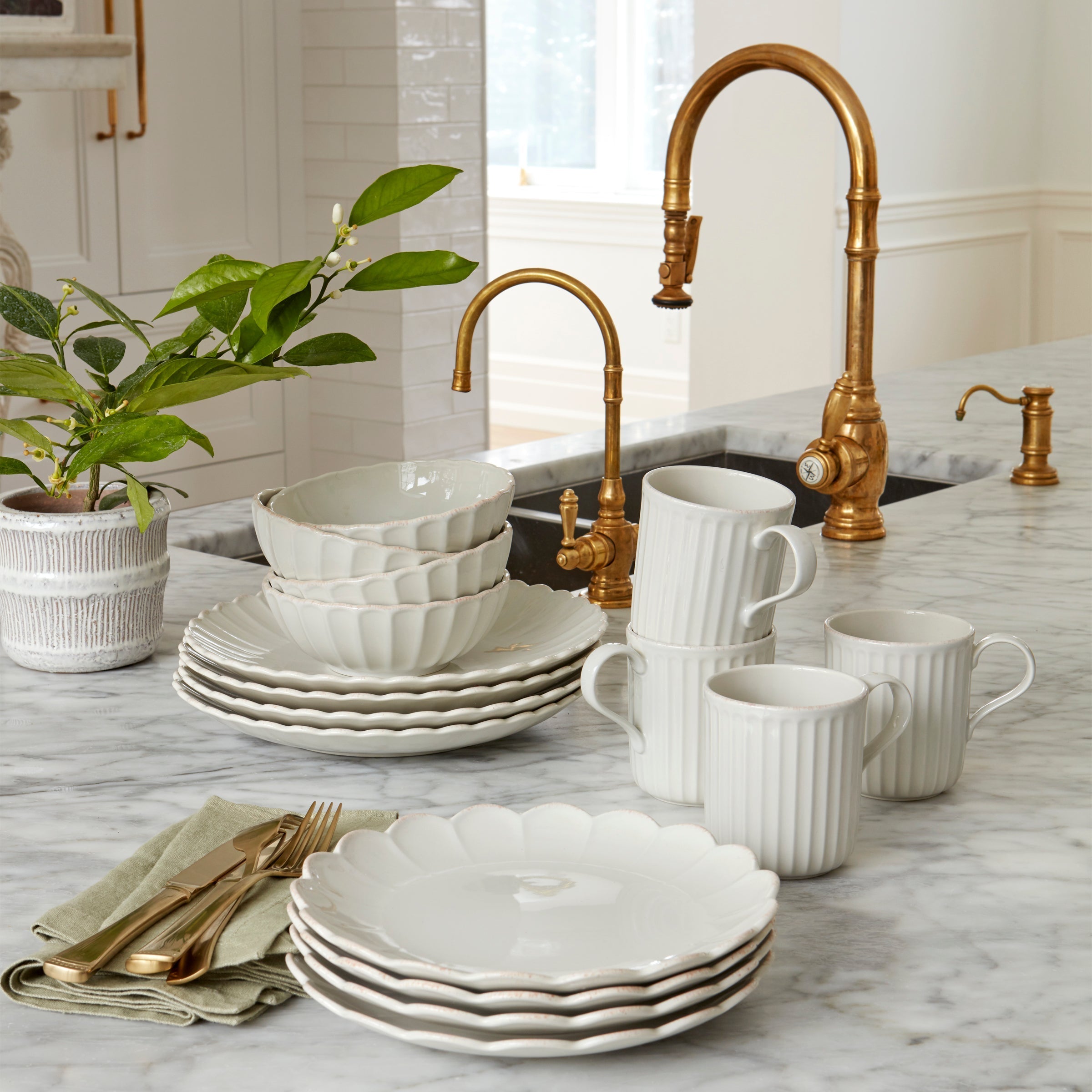 Lenox Westmore French Perle Scallop White 12-Piece Dinnerware Set - Image 6