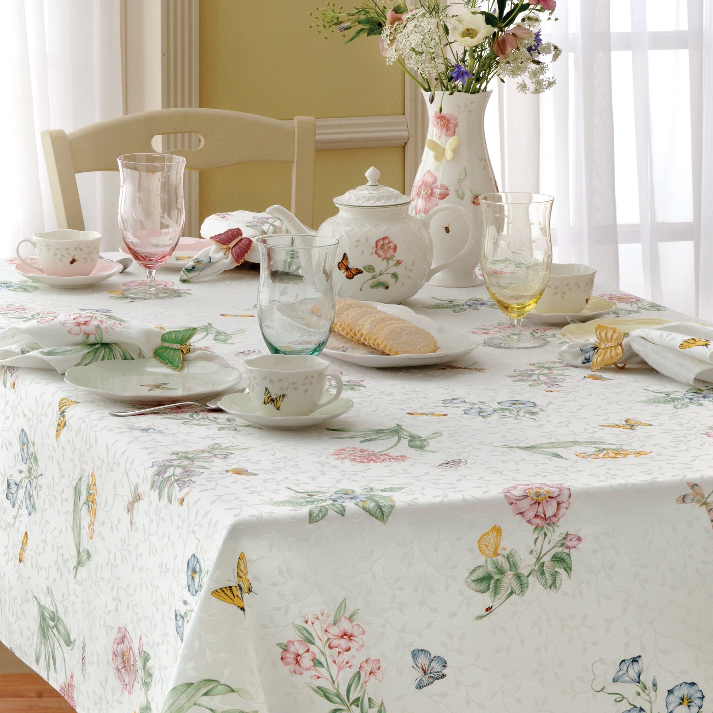 Lenox Westmore Butterfly Meadow 52x70 Tablecloth