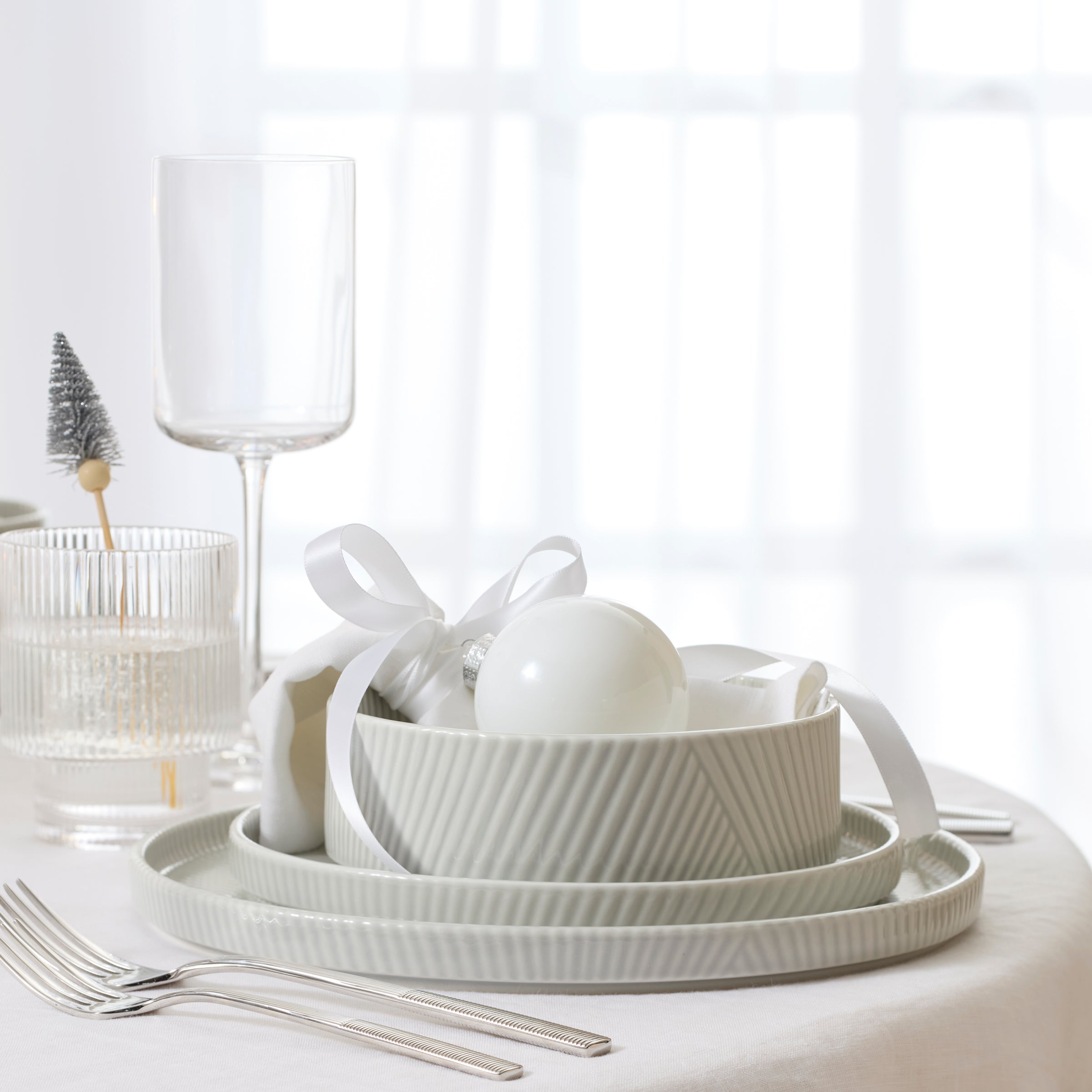 Lenox Westmore Modulus Vapor 16-Piece Dinnerware Set - Image 5