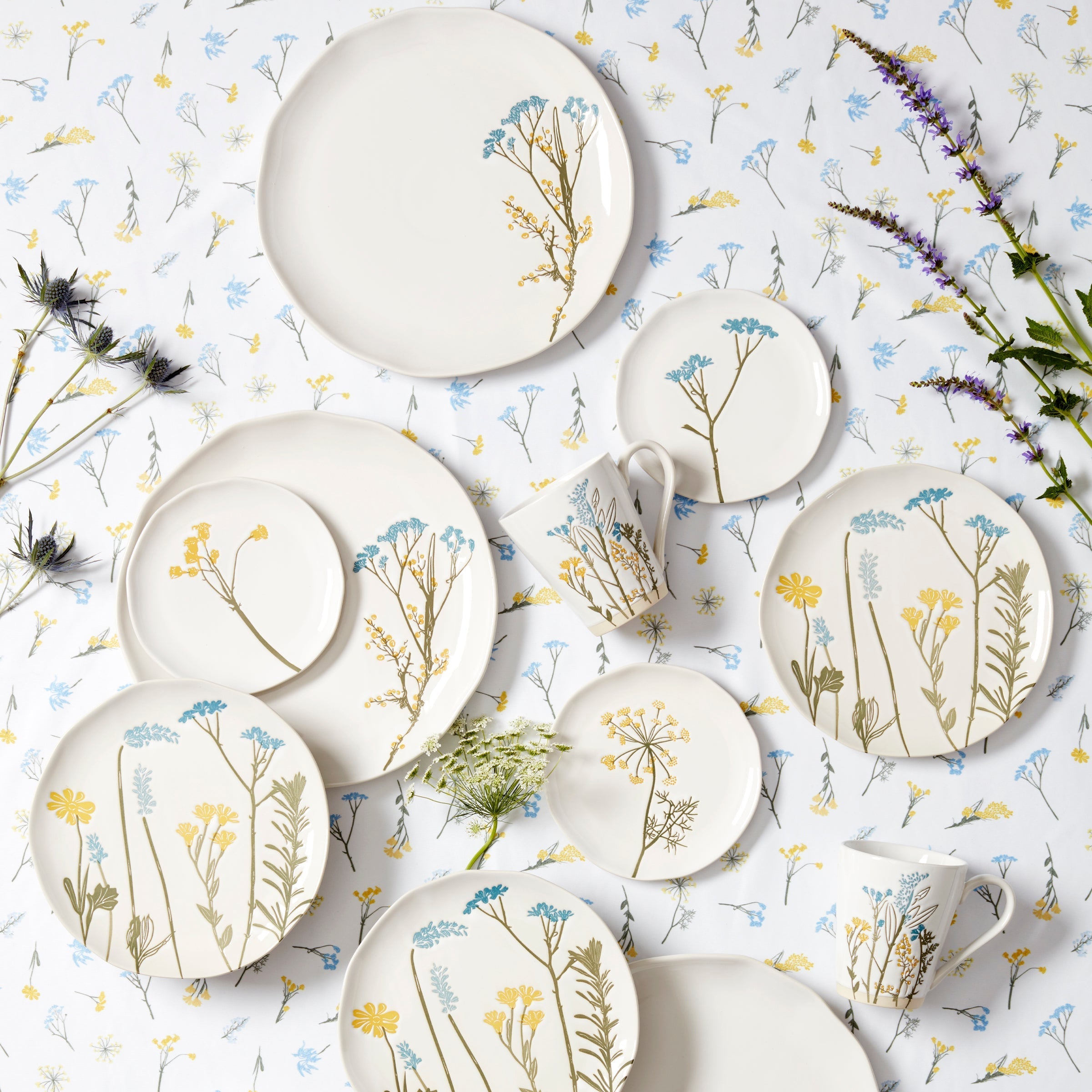 Lenox Westmore Wildflowers 12-Piece Dinnerware Set - Image 10
