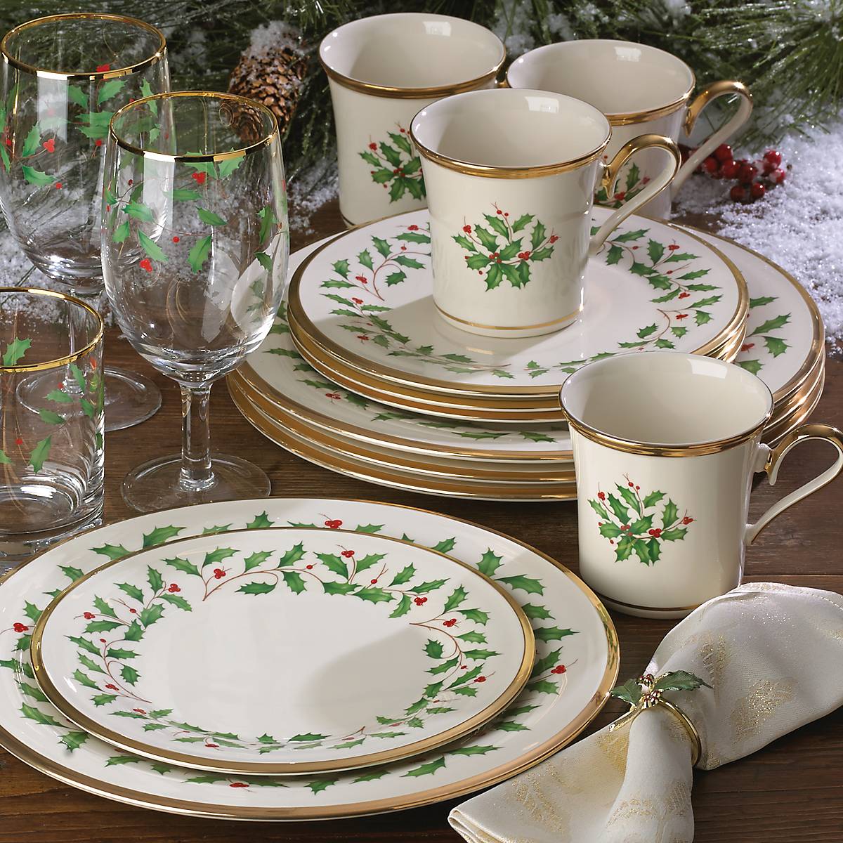 Lenox Westmore Holiday 12-Piece Plate & Mug Dinnerware Set - Image 7