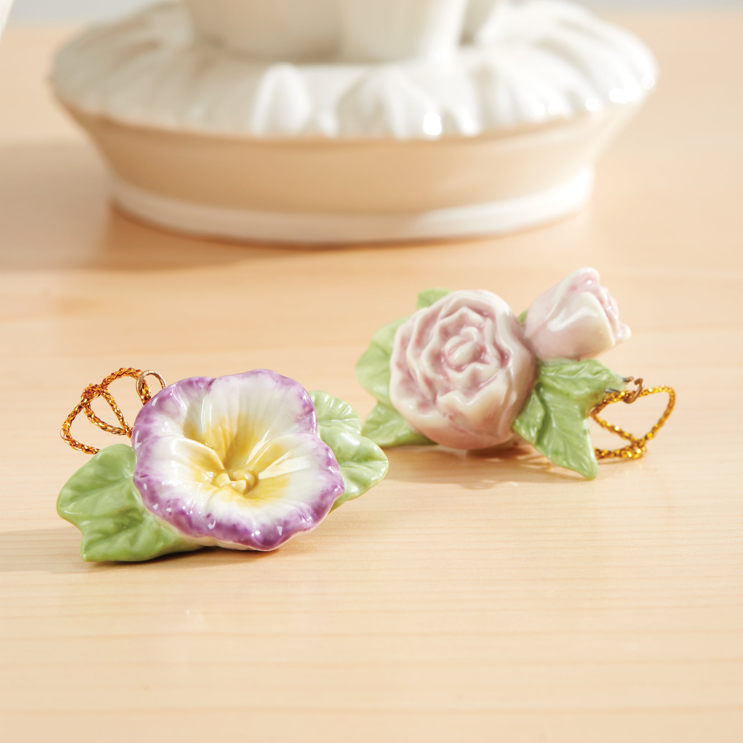 Lenox Westmore Celebrate Flowers 10-Piece Mini Ornament Set - Image 8