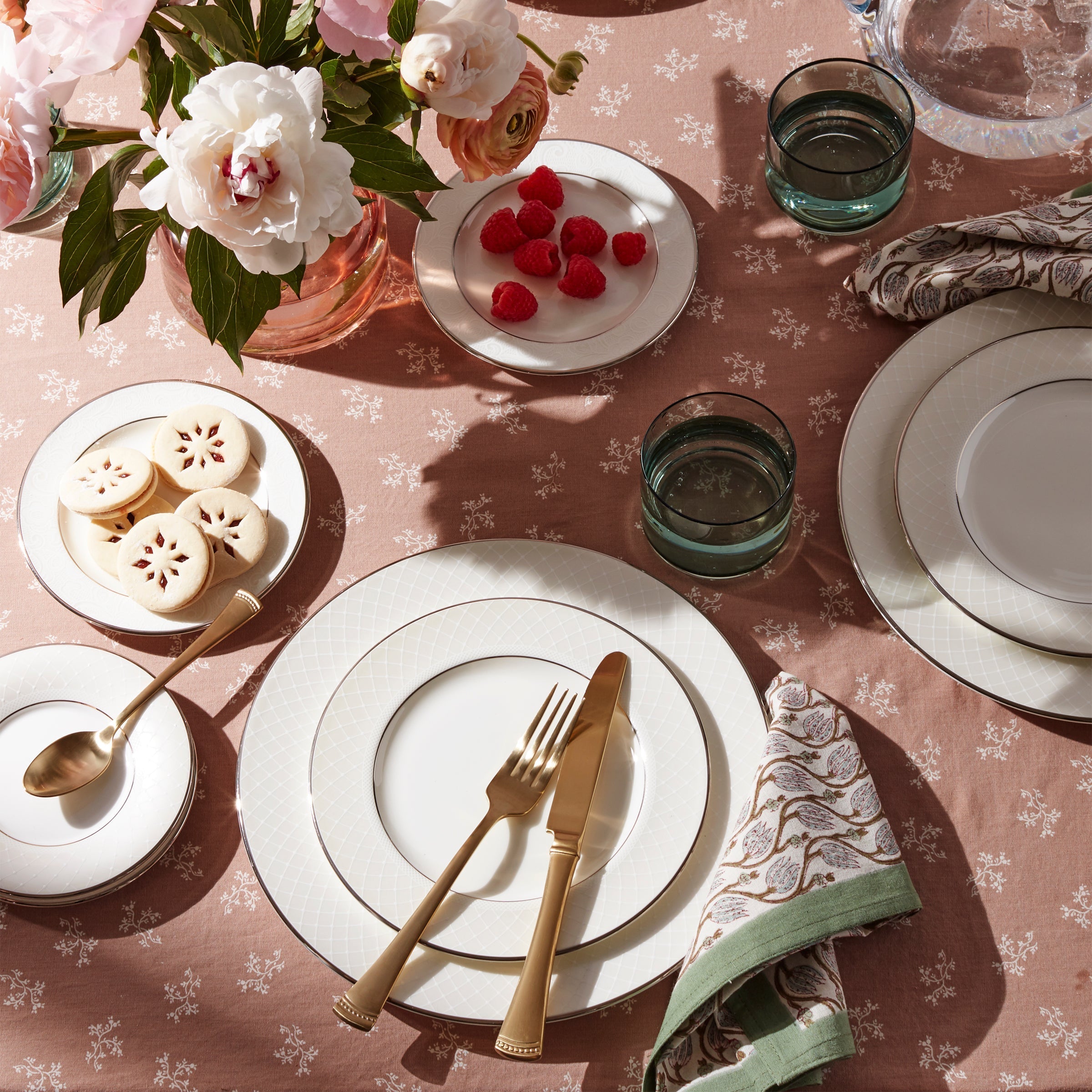 Lenox Westmore Venetian Lace 5-Piece Place Setting - Image 2