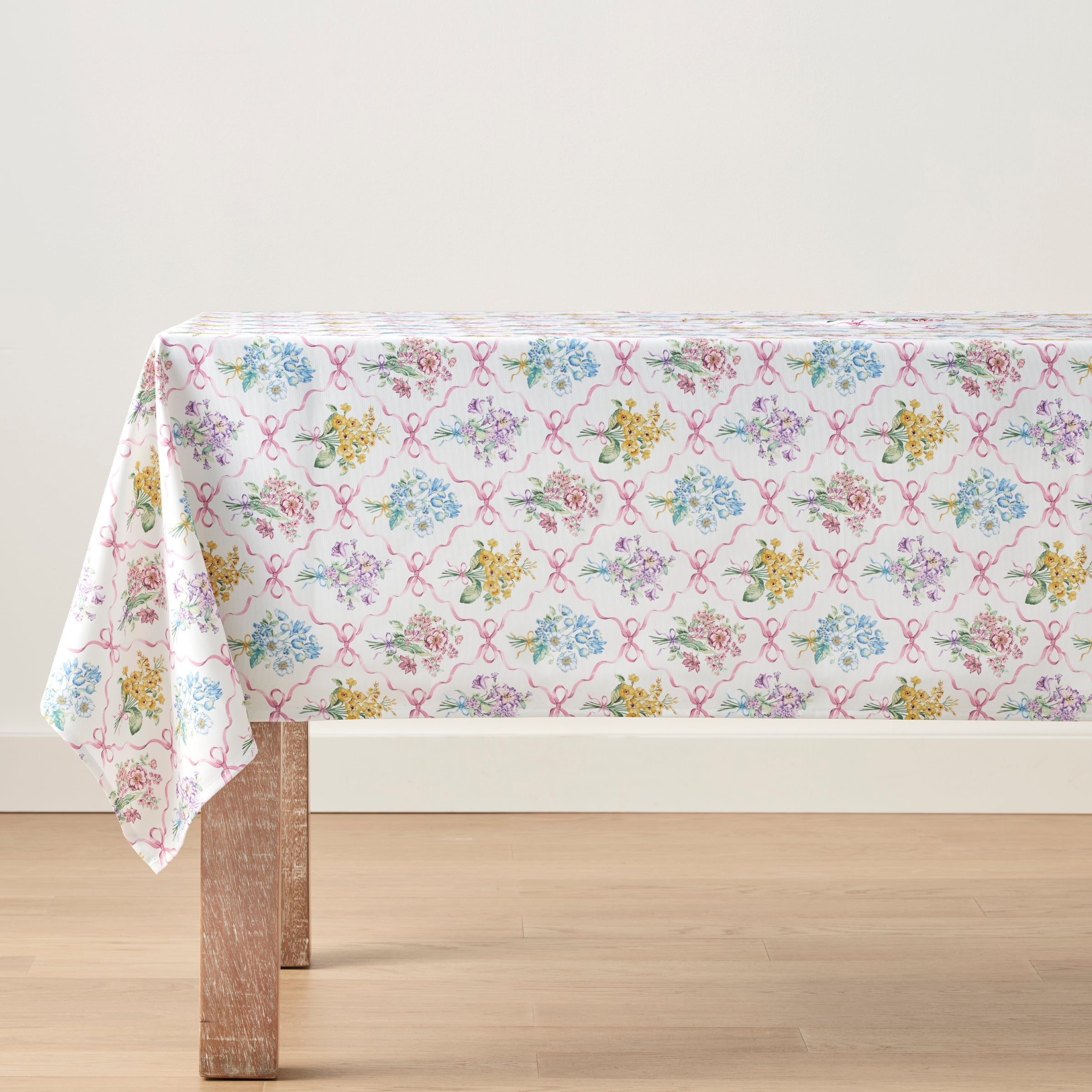 Lenox Westmore Bouquet Ribbon 60x102 Tablecloth